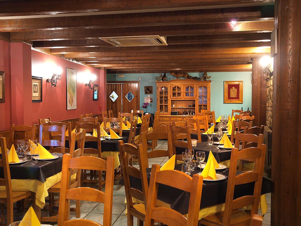 Aparta-Hotel Puertolas Escuer Zewnętrze zdjęcie
