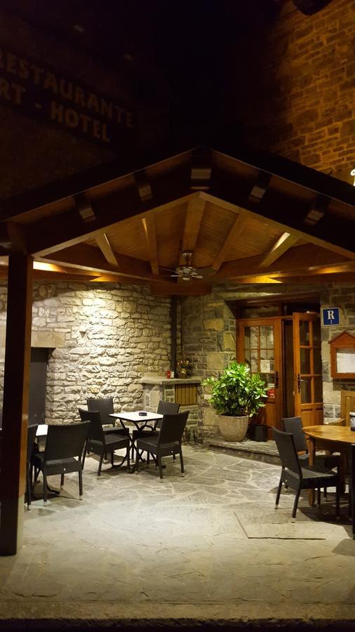Aparta-Hotel Puertolas Escuer Zewnętrze zdjęcie