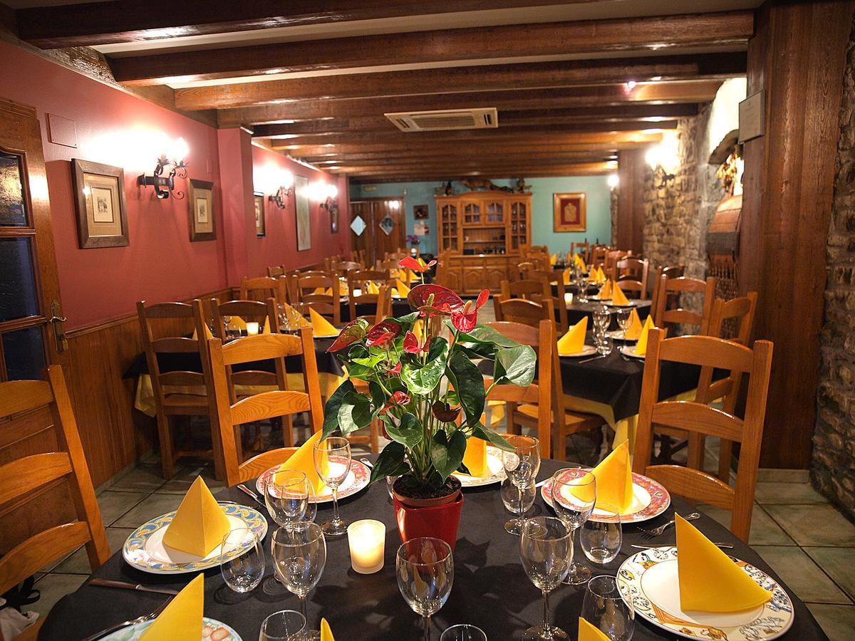 Aparta-Hotel Puertolas Escuer Zewnętrze zdjęcie