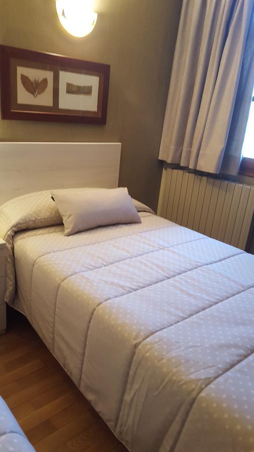 Aparta-Hotel Puertolas Escuer Zewnętrze zdjęcie